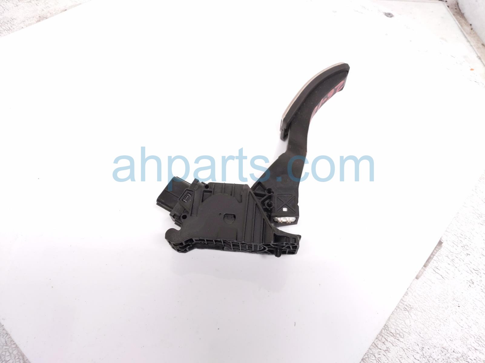 Volkswagen GAS / ACCELERATOR PEDAL ASSY FL