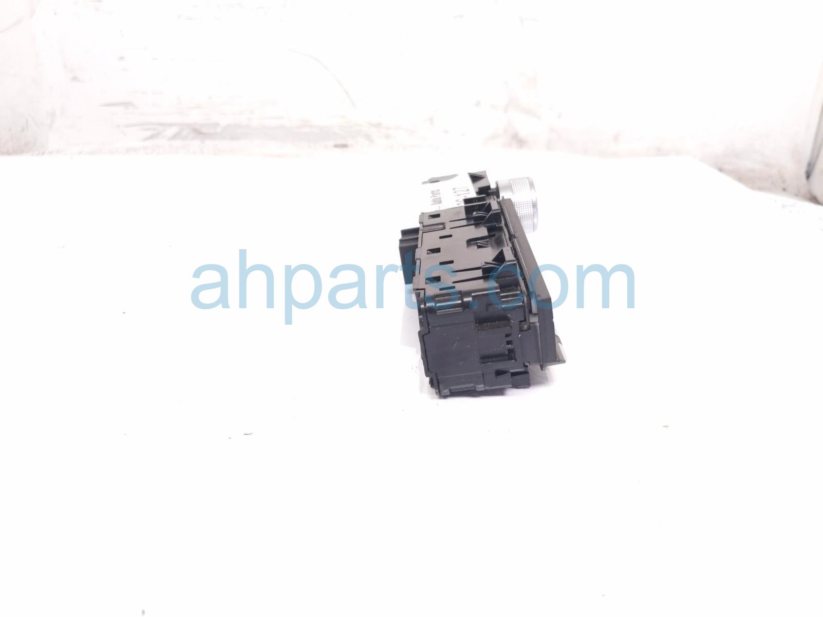2024 Ford Mustang Console Auxiliary Switch W/vol Knob PR3T 18K811 AFW Replacement 2024 Ford Mustang Console Auxiliary Switch W/vol Knob PR3T 18K811 AFW Replacement thumbnail