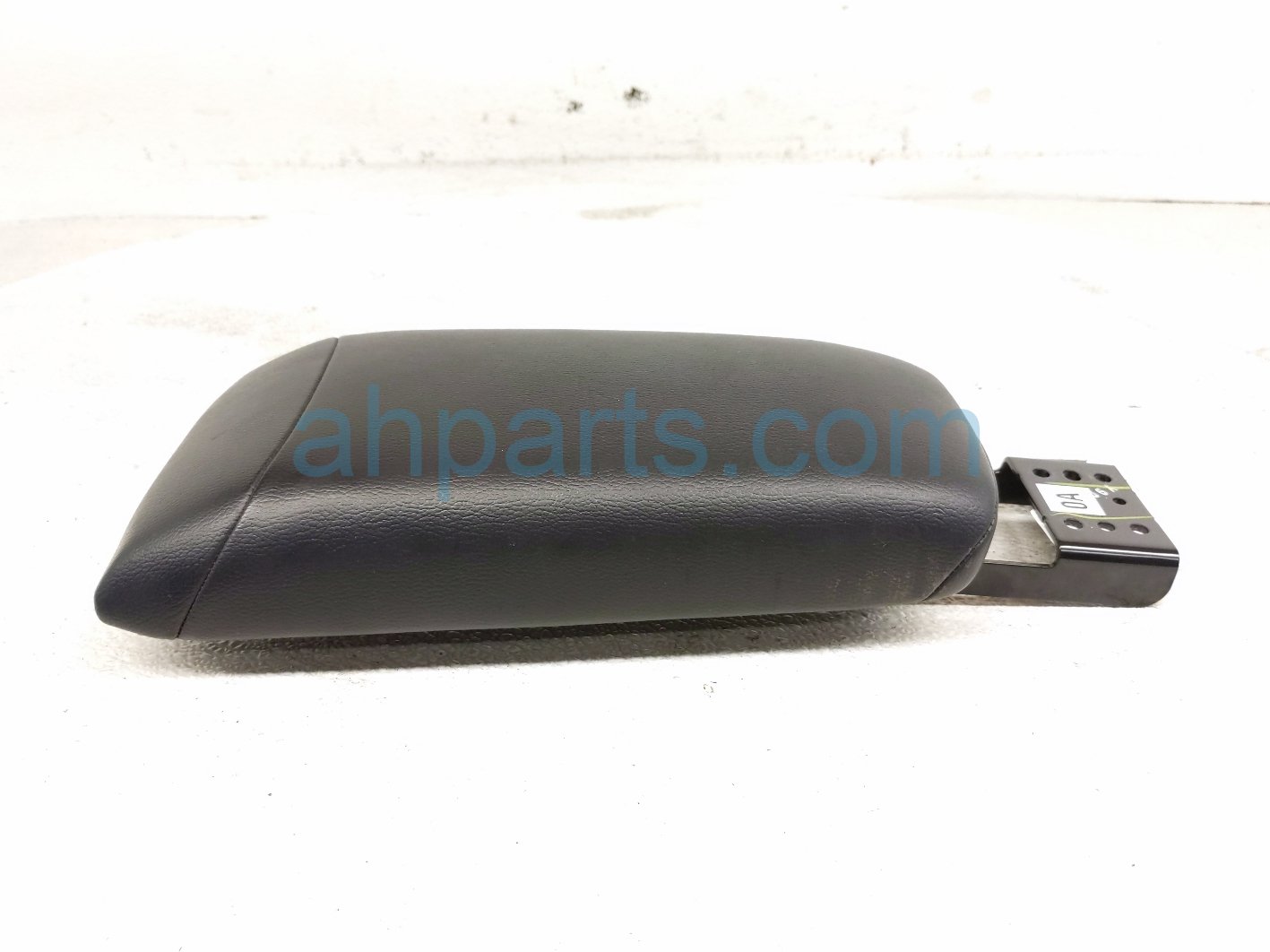 2025 Nissan Kicks Center Console Lid/armrest Black 68920 7LF0A Replacement 2025 Nissan Kicks Center Console Lid/armrest Black 68920 7LF0A Replacement thumbnail
