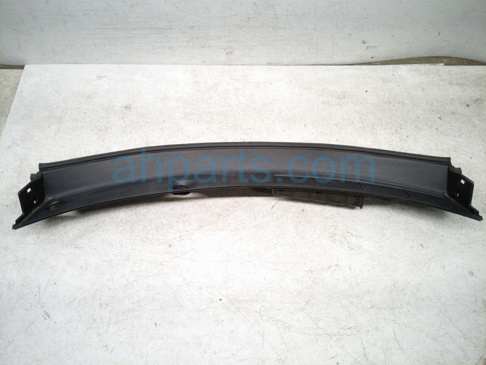 Nissan WINDSHIELD COWL GRILLE PANEL Nissan WINDSHIELD COWL GRILLE PANEL