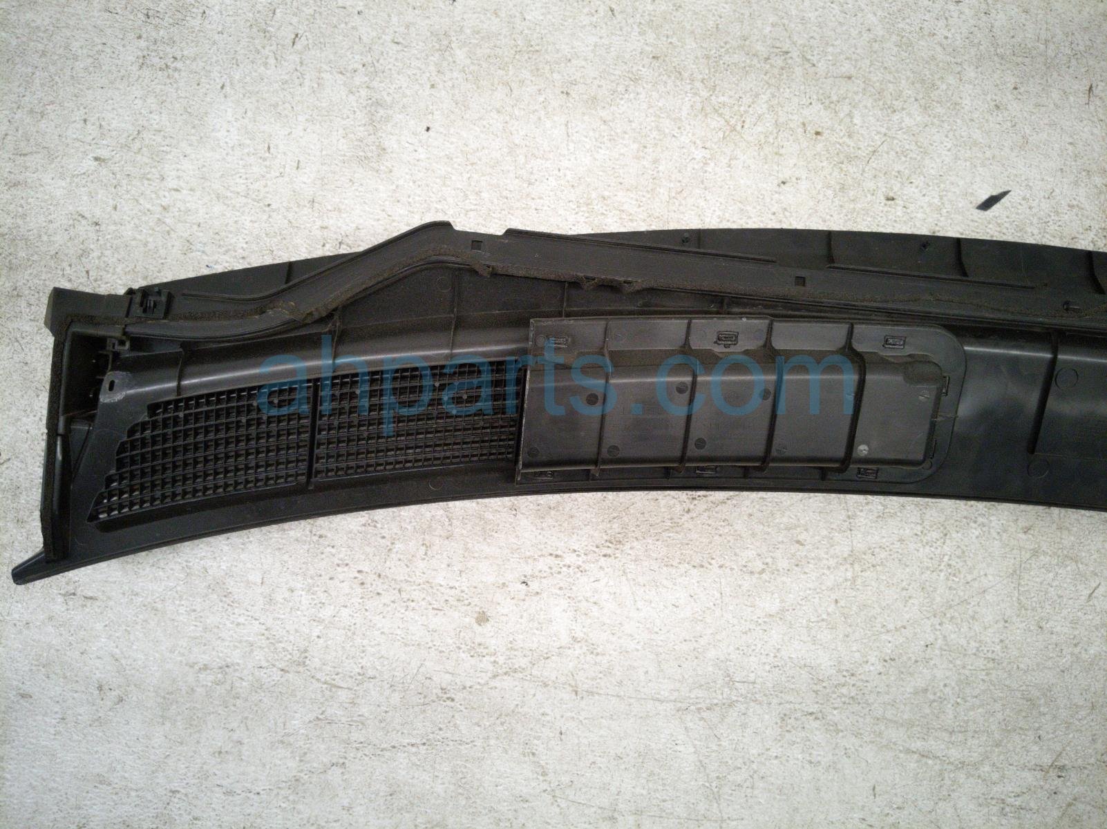 2025 Nissan Kicks Cover Windshield Cowl Grille Panel 66862 7LF0A Replacement 2025 Nissan Kicks Cover Windshield Cowl Grille Panel 66862 7LF0A Replacement thumbnail