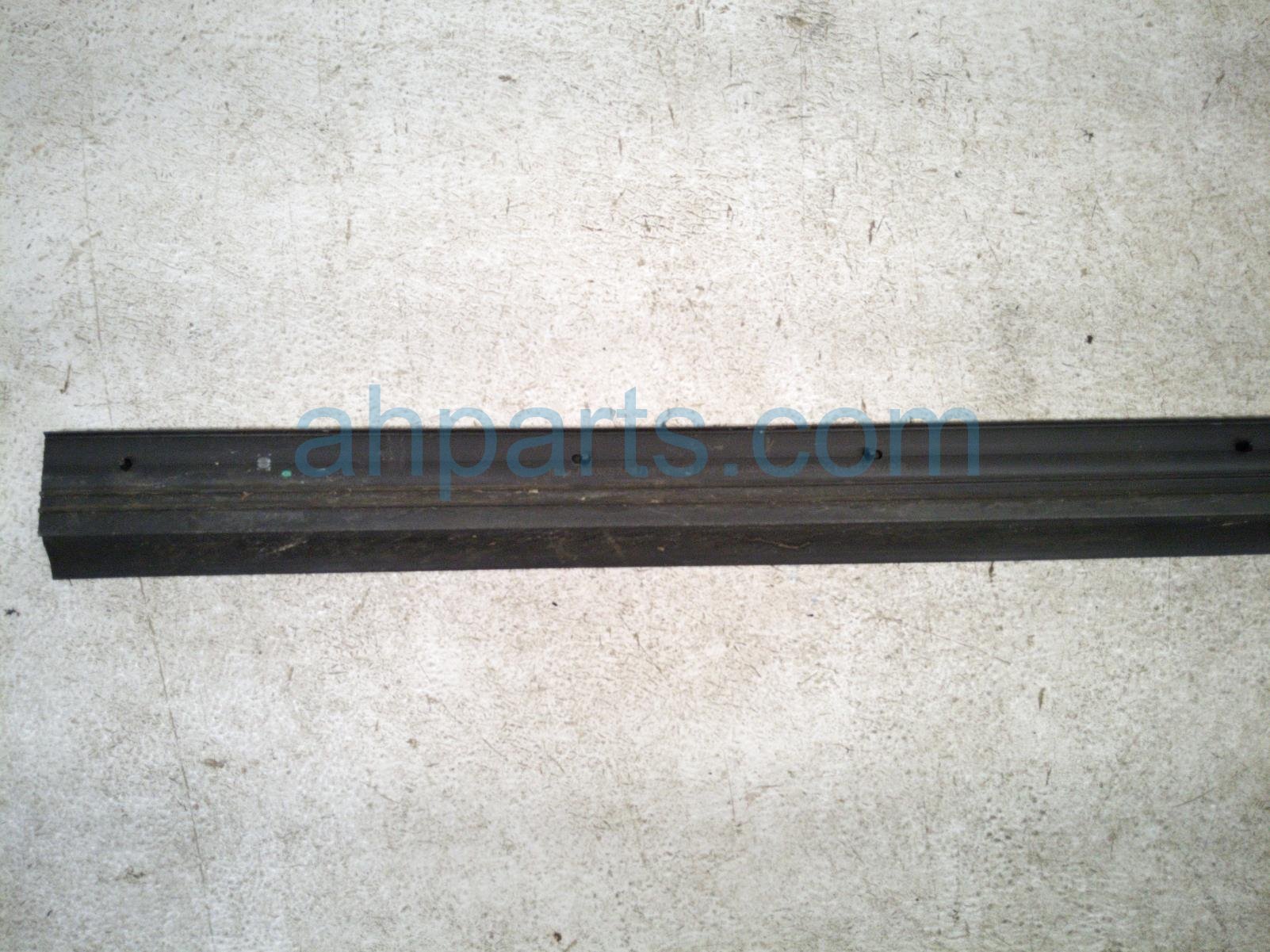 2025 Nissan Kicks Passenger Front Door Window Molding blk 80838 7LF0A Replacement 2025 Nissan Kicks Passenger Front Door Window Molding blk 80838 7LF0A Replacement thumbnail
