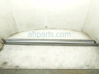Toyota RH SIDE SKIRT / MOLDING - SILVER LE Toyota RH SIDE SKIRT / MOLDING - SILVER LE