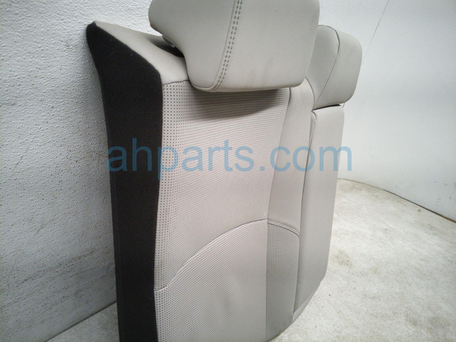 2026 Toyota Camry (2nd Row) Rear Passenger Seat Back W/armrest Grey 71077 AQ020 C4 Replacement 2026 Toyota Camry (2nd Row) Rear Passenger Seat Back W/armrest Grey 71077 AQ020 C4 Replacement thumbnail