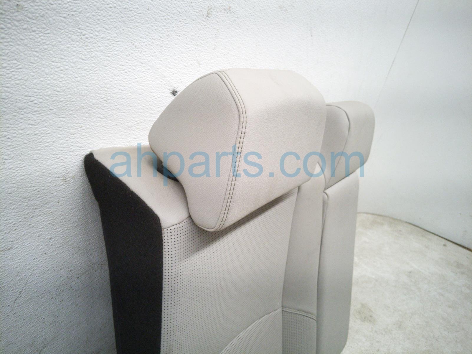 2026 Toyota Camry (2nd Row) Rear Passenger Seat Back W/armrest Grey 71077 AQ020 C4 Replacement 2026 Toyota Camry (2nd Row) Rear Passenger Seat Back W/armrest Grey 71077 AQ020 C4 Replacement thumbnail