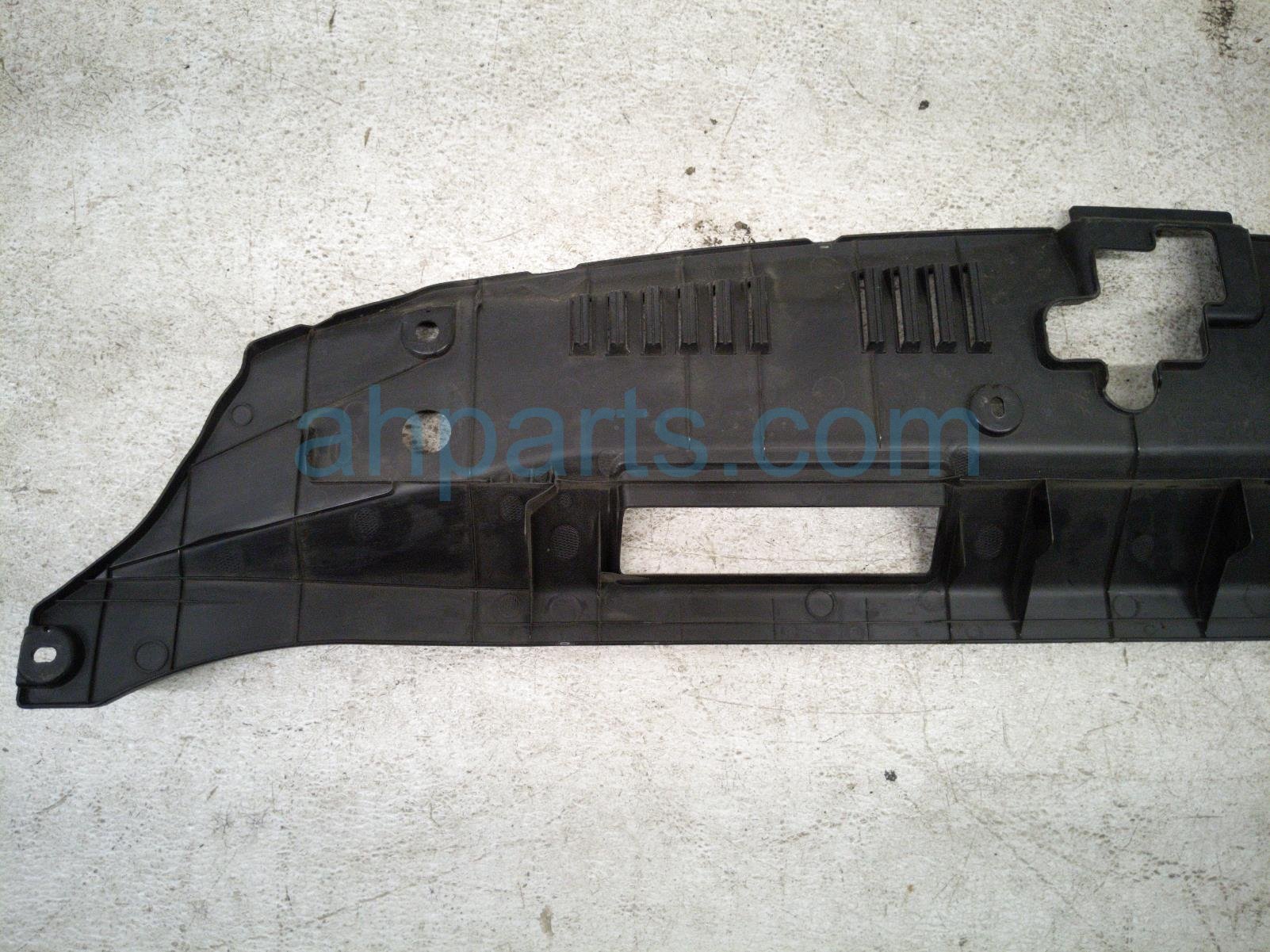 2026 Toyota Camry Grille Upper Radiator Support Sight Shield 53295 06180 Replacement 2026 Toyota Camry Grille Upper Radiator Support Sight Shield 53295 06180 Replacement thumbnail
