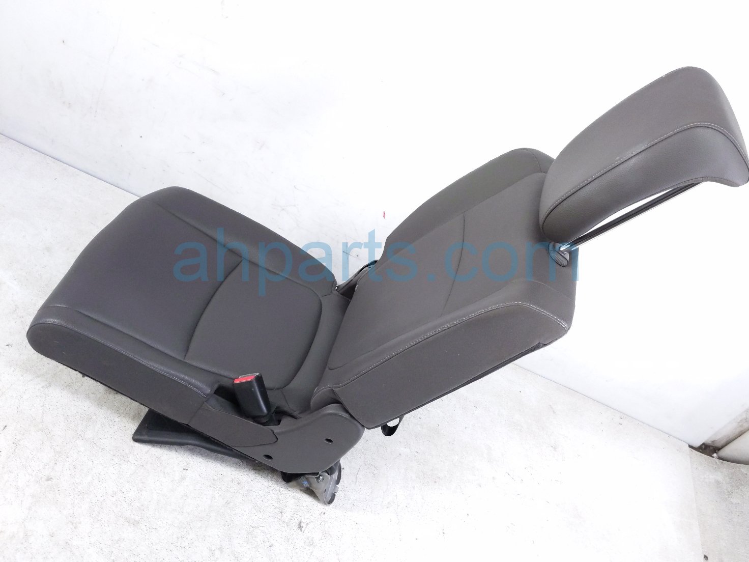 2022 Honda Odyssey Rear / Back (2nd Row) 3rd Row Passenger Seat Mocha Lthr 82121 THR L41ZD Replacement 2022 Honda Odyssey Rear / Back (2nd Row) 3rd Row Passenger Seat Mocha Lthr 82121 THR L41ZD Replacement thumbnail