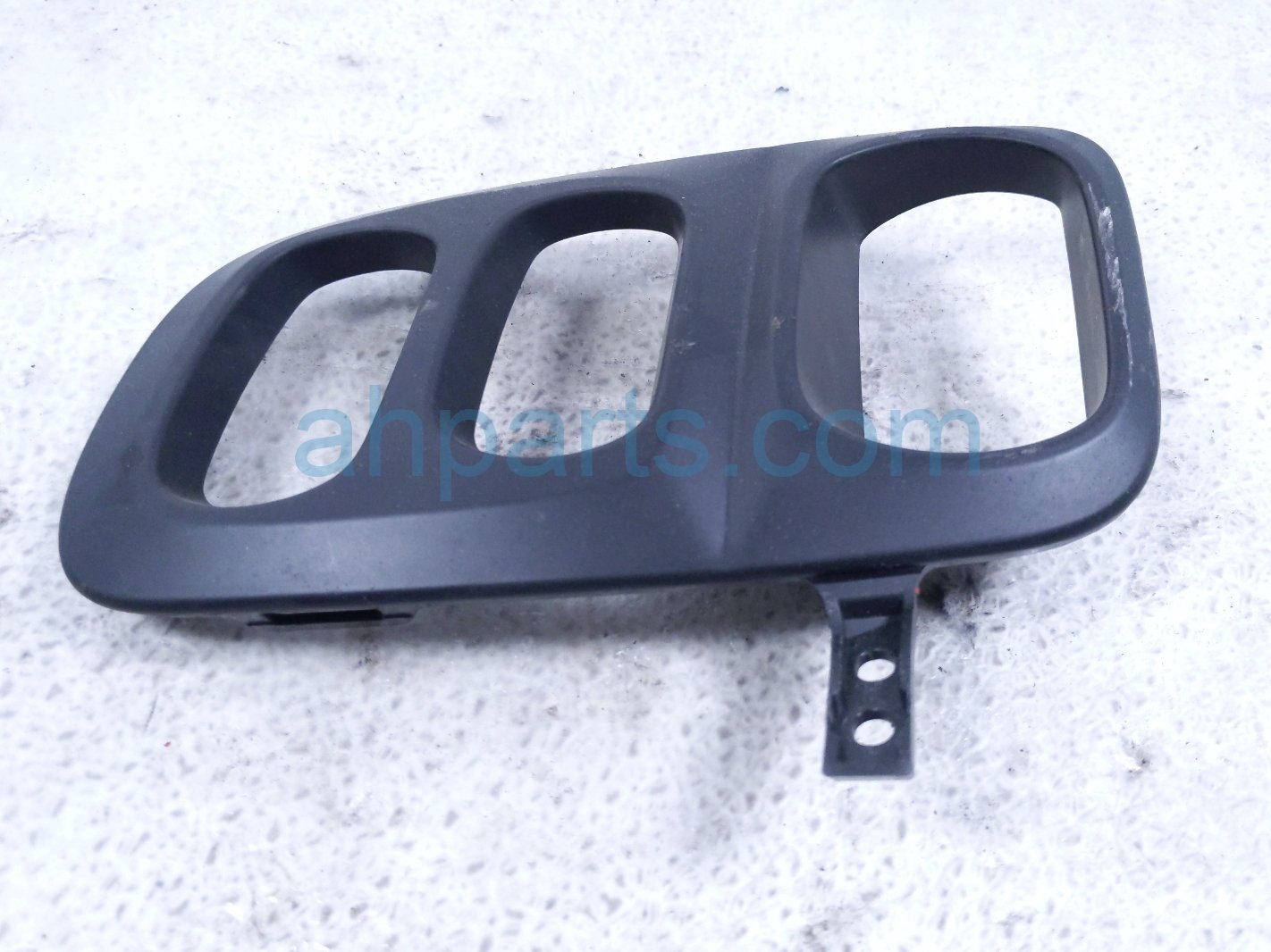 2022 Honda Odyssey Driver Fog Light Trim Bezel 71107 THR A50 Replacement 2022 Honda Odyssey Driver Fog Light Trim Bezel 71107 THR A50 Replacement thumbnail