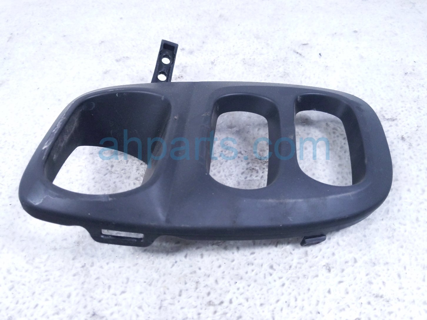2022 Honda Odyssey Driver Fog Light Trim Bezel 71107 THR A50 Replacement 2022 Honda Odyssey Driver Fog Light Trim Bezel 71107 THR A50 Replacement thumbnail