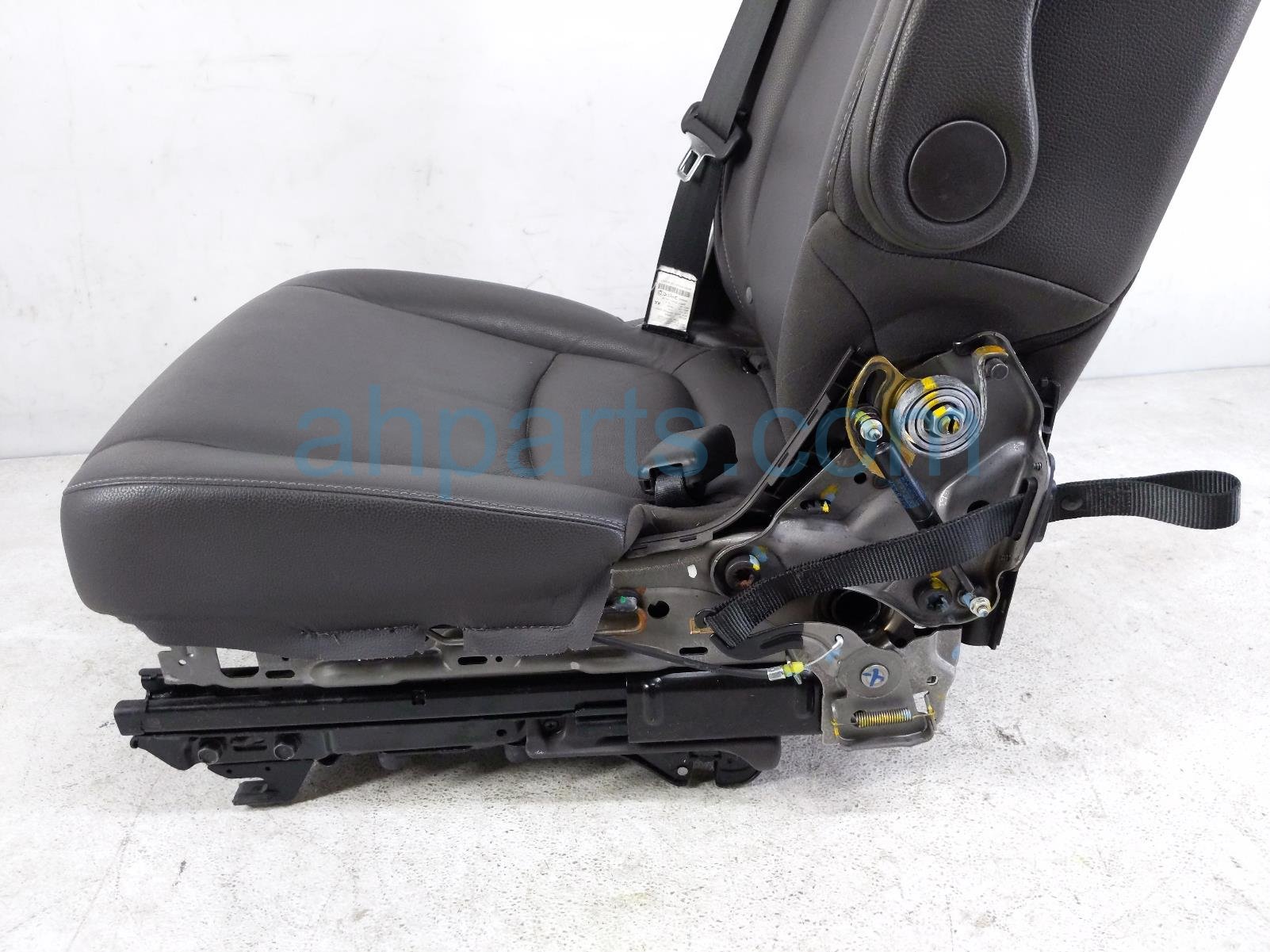2022 Honda Odyssey Rear / Back (2nd Row) 2nd Row Driver Seat Assy Brn Lthr 81321 THR L41ZD Replacement 2022 Honda Odyssey Rear / Back (2nd Row) 2nd Row Driver Seat Assy Brn Lthr 81321 THR L41ZD Replacement thumbnail