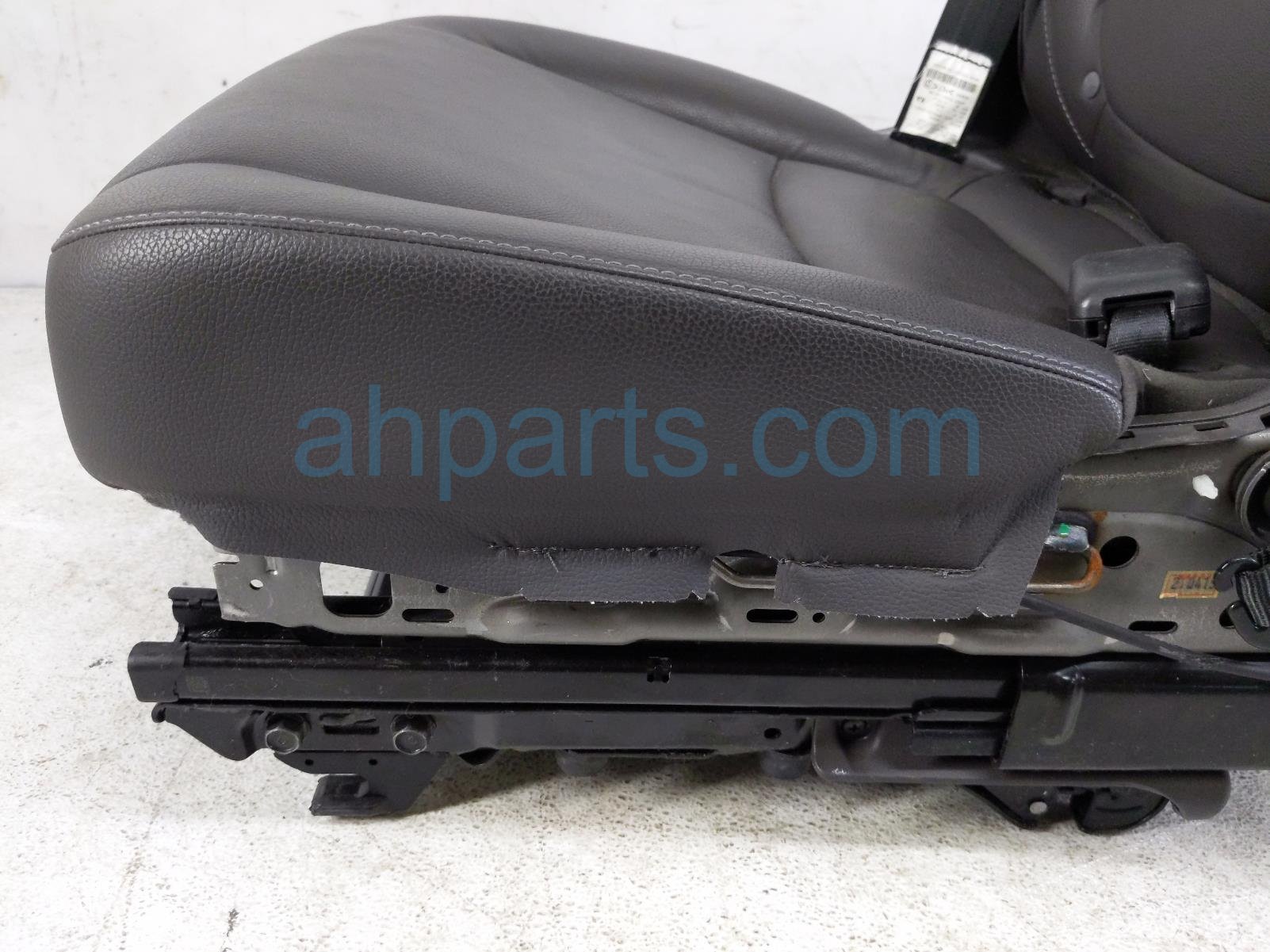 2022 Honda Odyssey Rear / Back (2nd Row) 2nd Row Driver Seat Assy Brn Lthr 81321 THR L41ZD Replacement 2022 Honda Odyssey Rear / Back (2nd Row) 2nd Row Driver Seat Assy Brn Lthr 81321 THR L41ZD Replacement thumbnail