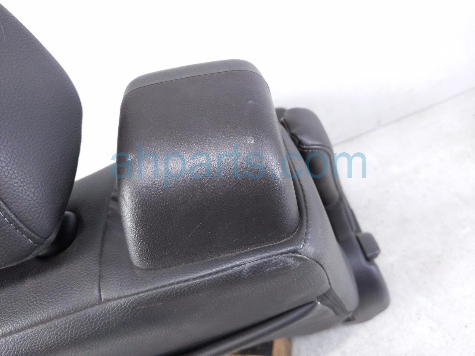 2022 Honda Odyssey Rear / Back (2nd Row) 2nd Row Driver Seat Assy Brn Lthr 81321 THR L41ZD Replacement 2022 Honda Odyssey Rear / Back (2nd Row) 2nd Row Driver Seat Assy Brn Lthr 81321 THR L41ZD Replacement thumbnail