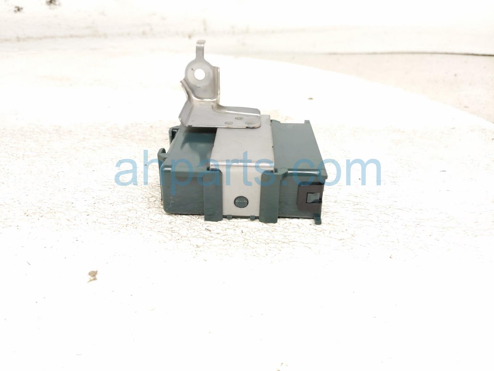 2023 Toyota Sienna Approach Speaker Ctrl Module 86572 45051 Replacement 2023 Toyota Sienna Approach Speaker Ctrl Module 86572 45051 Replacement thumbnail