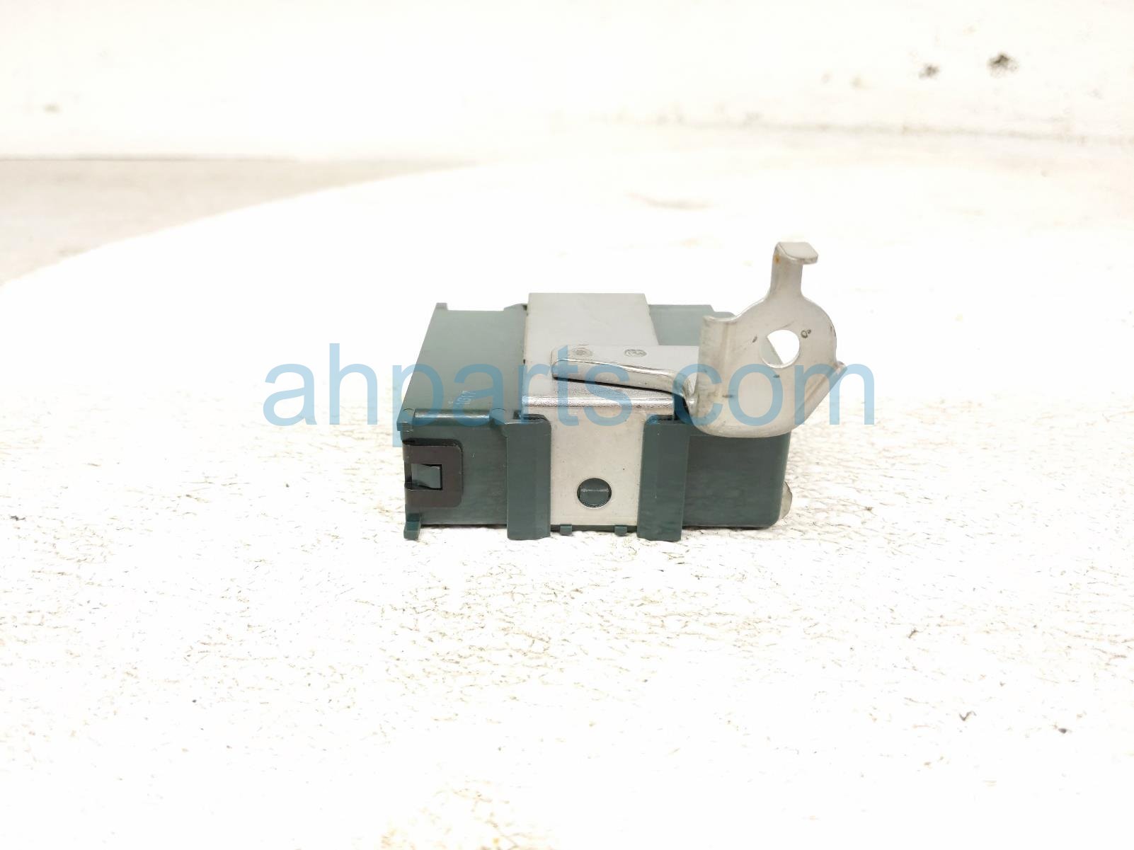 2023 Toyota Sienna Approach Speaker Ctrl Module 86572 45051 Replacement 2023 Toyota Sienna Approach Speaker Ctrl Module 86572 45051 Replacement thumbnail