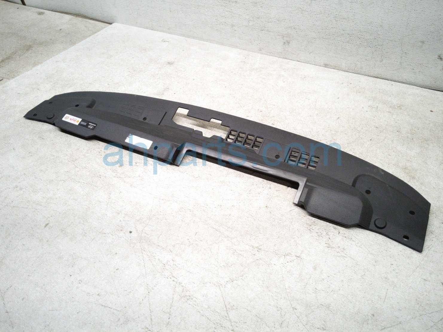 2025 Hyundai Sonata Grille Upper Radiator Support Sight Shield 86390 L1511 Replacement 2025 Hyundai Sonata Grille Upper Radiator Support Sight Shield 86390 L1511 Replacement thumbnail