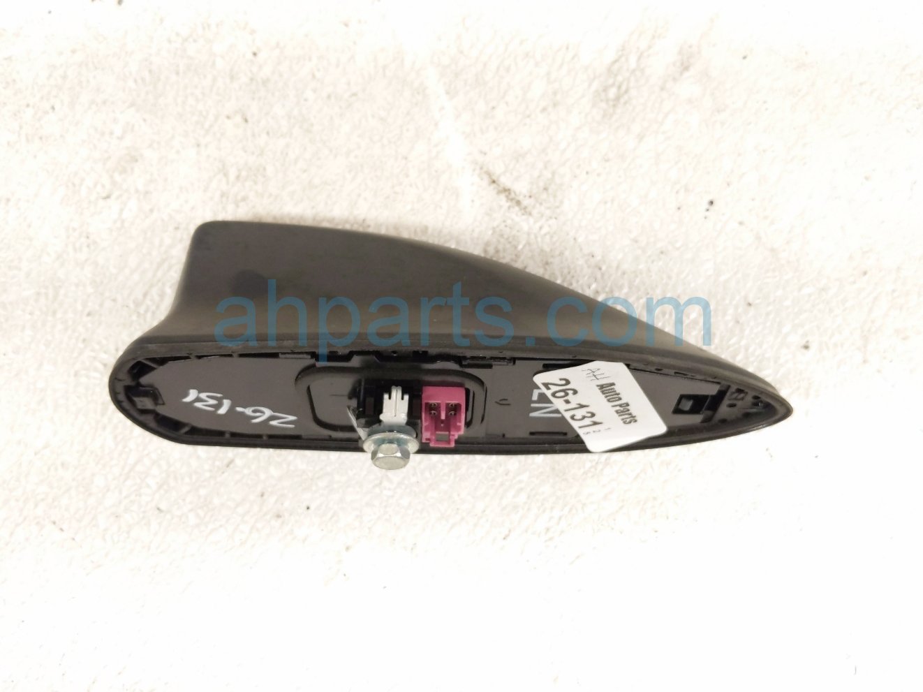 Toyota ANTENNA - ROOF MTD - SHARK FIN BLACK