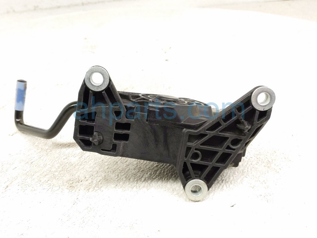 2023 Toyota Sienna Gas / Accelerator Pedal Assy 2.5l thir Replacement 2023 Toyota Sienna Gas / Accelerator Pedal Assy 2.5l thir Replacement thumbnail