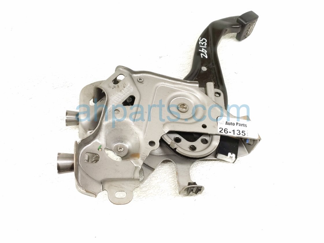 Toyota EMERGENCY BRAKE PEDAL ASSY