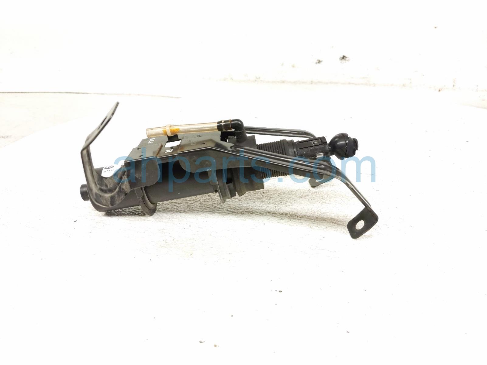 2002 Lexus Sc430 Passenger Headlamp Washer Actuator 85207 24010 Replacement 2002 Lexus Sc430 Passenger Headlamp Washer Actuator 85207 24010 Replacement thumbnail