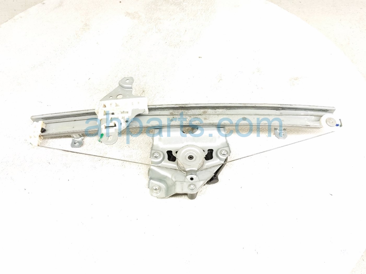 $75 Nissan FR/RH WINDOW REGULATOR & MOTOR