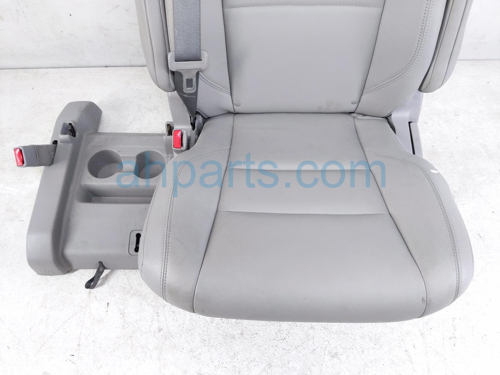 2018 Toyota Sienna Rear / Back (2nd Row) 2nd Row Driver Seat Assy Grey Lthr 71078 08041 B4 Replacement 2018 Toyota Sienna Rear / Back (2nd Row) 2nd Row Driver Seat Assy Grey Lthr 71078 08041 B4 Replacement thumbnail