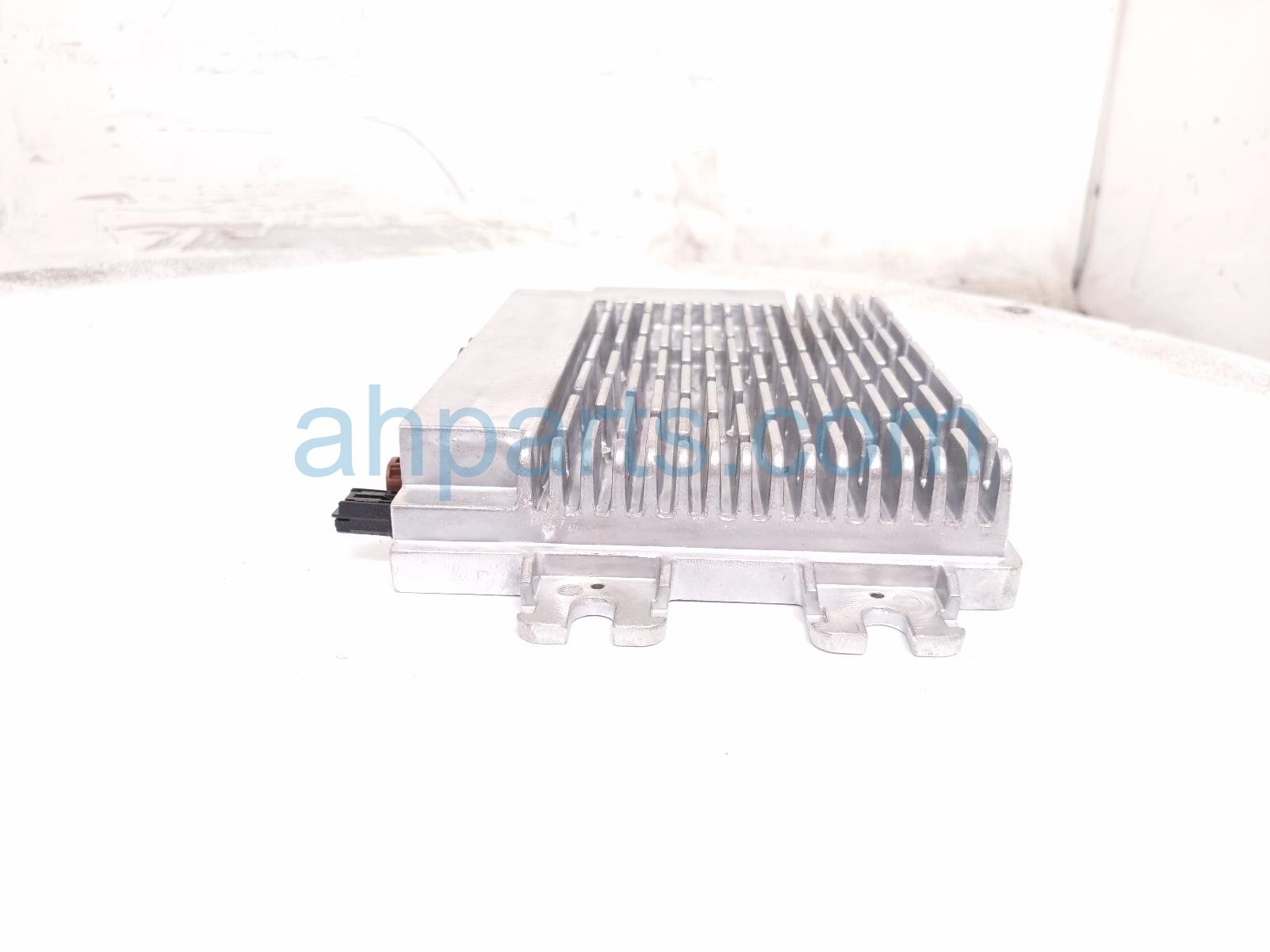 2024 Ford Mustang Audio Amplifier PR3T 14G647 ABD Replacement 2024 Ford Mustang Audio Amplifier PR3T 14G647 ABD Replacement thumbnail