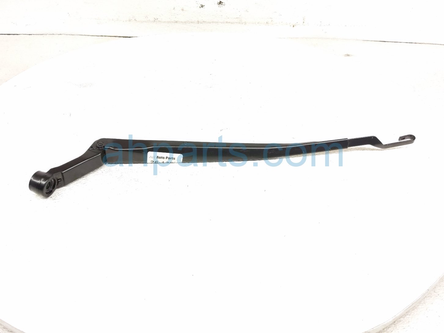 Toyota LH WINDSHIELD WIPER ARM