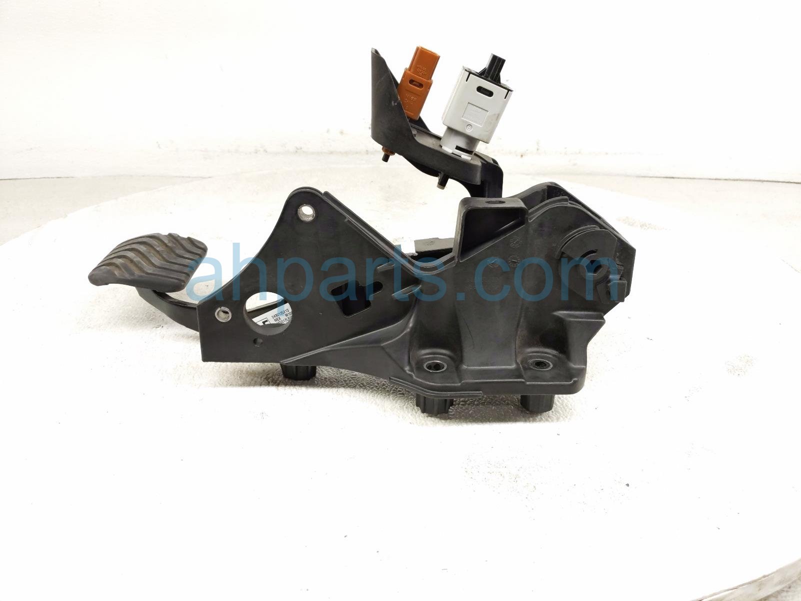 2025 Nissan Kicks Brake Pedal Assy Fl 2.0l Fwd 46501 7LF0B Replacement 2025 Nissan Kicks Brake Pedal Assy Fl 2.0l Fwd 46501 7LF0B Replacement thumbnail