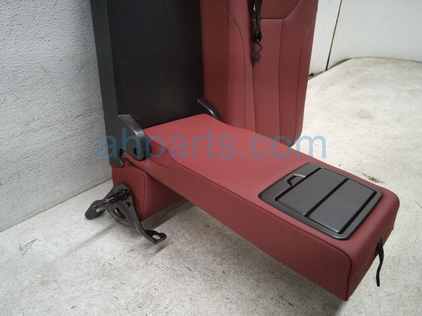 2025 BMW I4 (2nd Row) Rear Driver Seat Backrest Red 52 20 5 A0D 103 Replacement 2025 BMW I4 (2nd Row) Rear Driver Seat Backrest Red 52 20 5 A0D 103 Replacement thumbnail