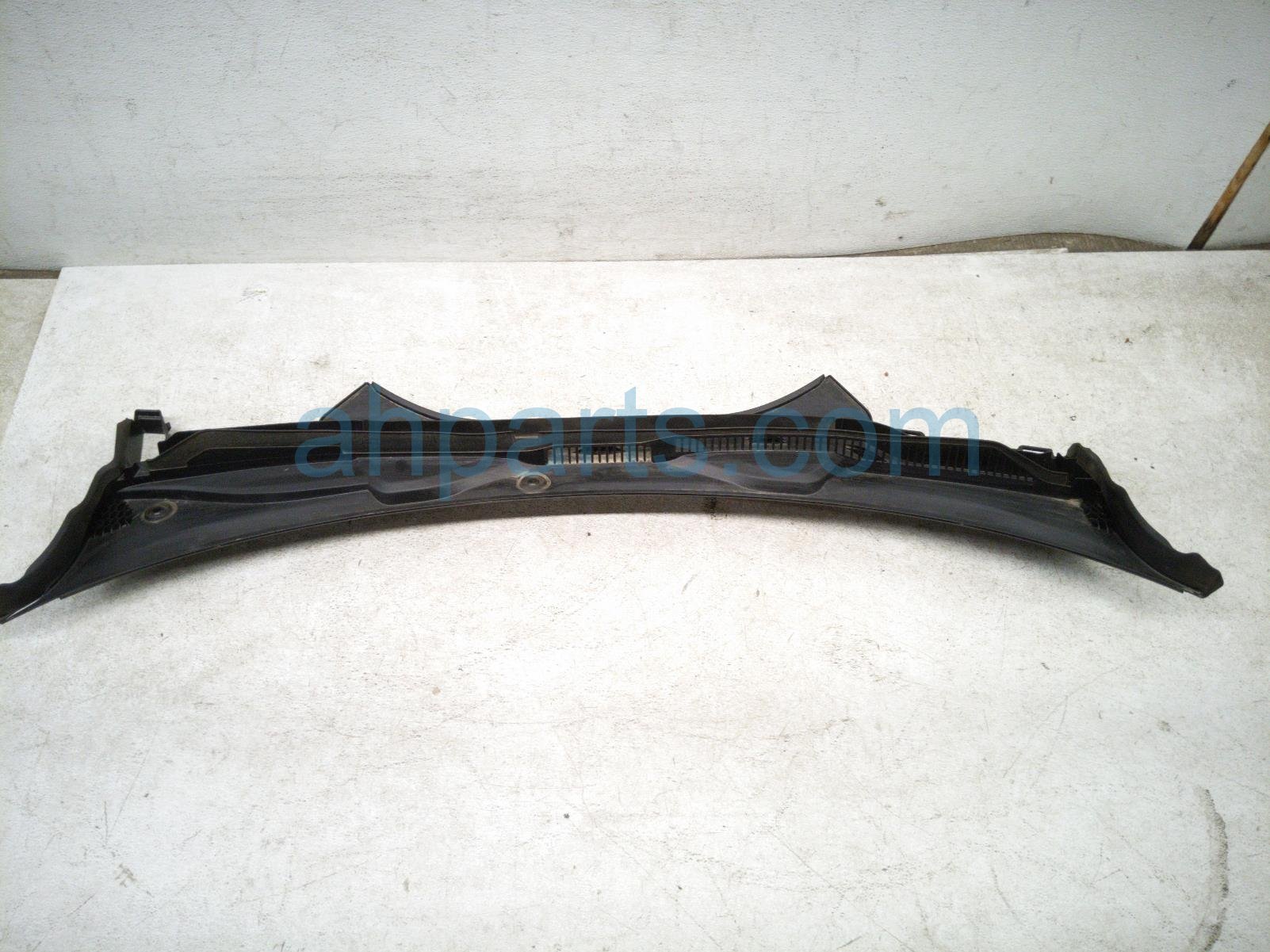 2025 BMW I4 Cover Windshield Cowl Grille Panel 51 71 7 427 845 Replacement 2025 BMW I4 Cover Windshield Cowl Grille Panel 51 71 7 427 845 Replacement thumbnail