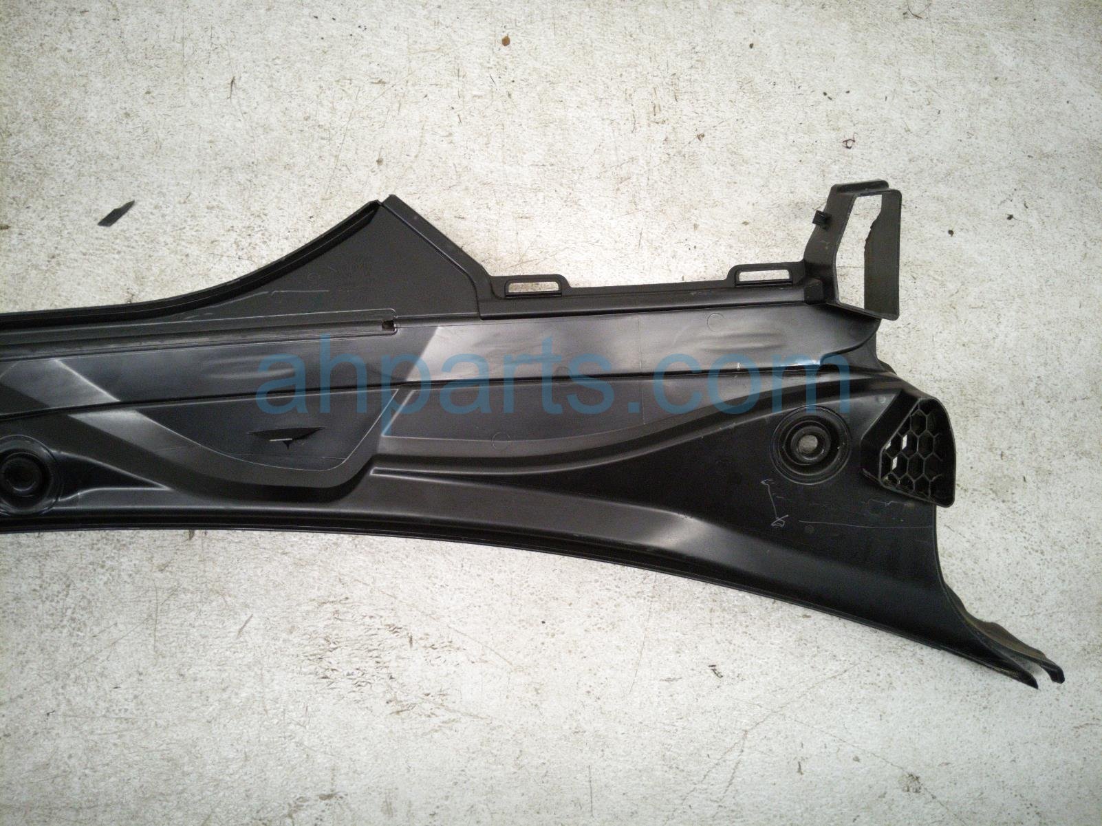 2025 BMW I4 Cover Windshield Cowl Grille Panel 51 71 7 427 845 Replacement 2025 BMW I4 Cover Windshield Cowl Grille Panel 51 71 7 427 845 Replacement thumbnail
