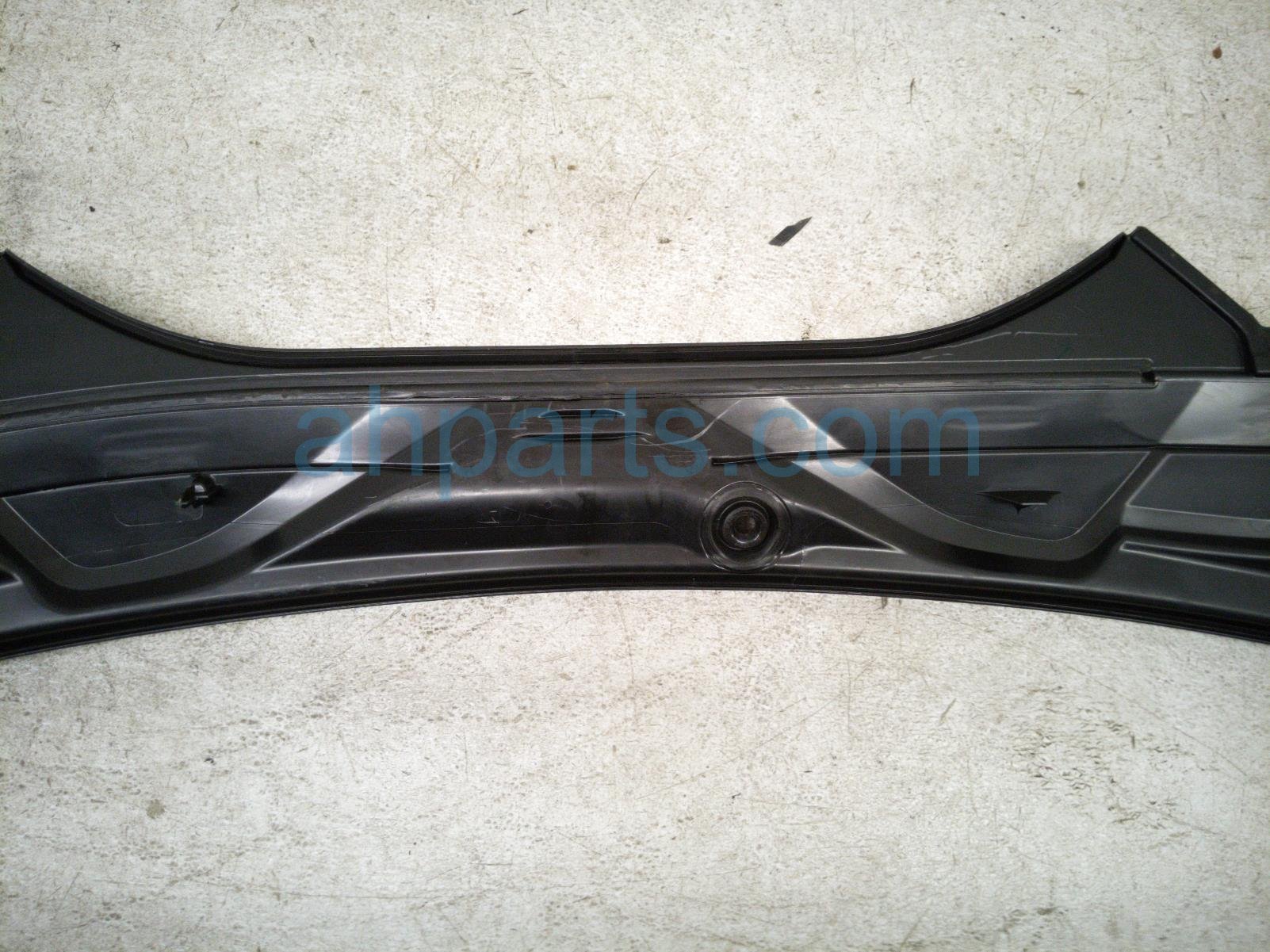 2025 BMW I4 Cover Windshield Cowl Grille Panel 51 71 7 427 845 Replacement 2025 BMW I4 Cover Windshield Cowl Grille Panel 51 71 7 427 845 Replacement thumbnail