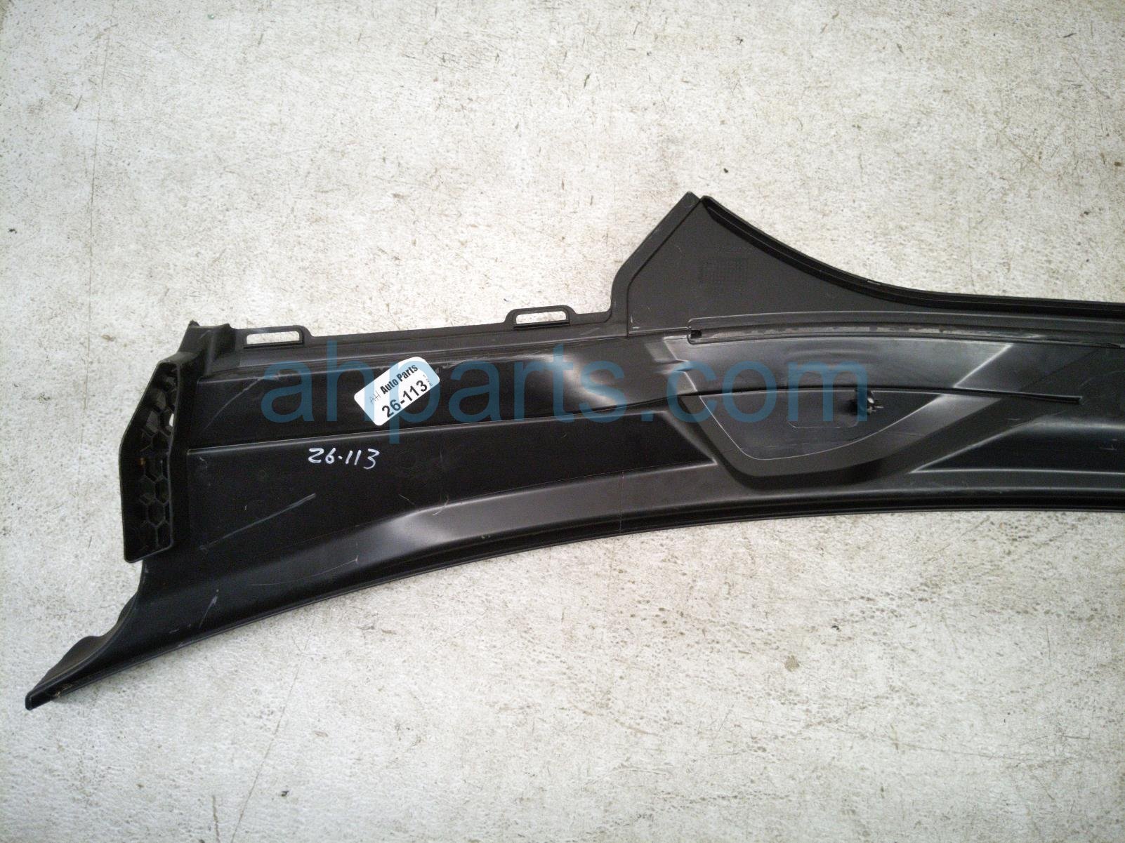 2025 BMW I4 Cover Windshield Cowl Grille Panel 51 71 7 427 845 Replacement 2025 BMW I4 Cover Windshield Cowl Grille Panel 51 71 7 427 845 Replacement thumbnail
