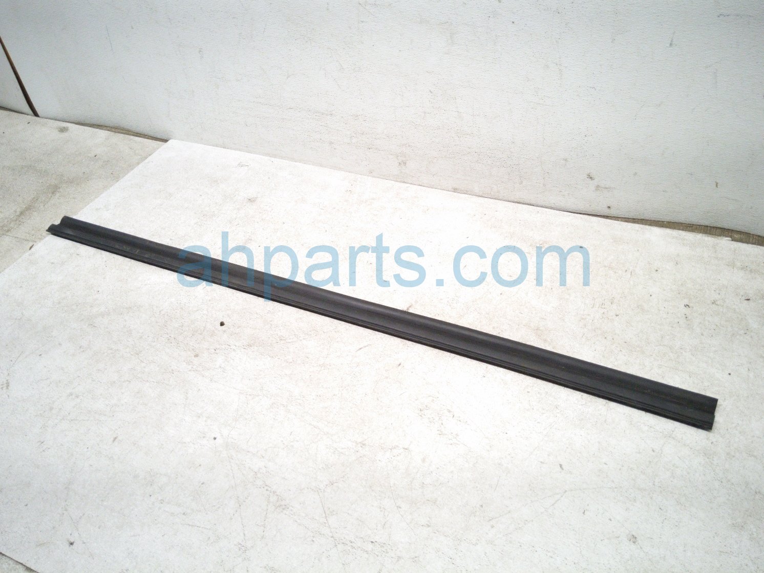 2025 Nissan Kicks Driver Front Door Window Molding blk 80838/39 Replacement 2025 Nissan Kicks Driver Front Door Window Molding blk 80838/39 Replacement thumbnail
