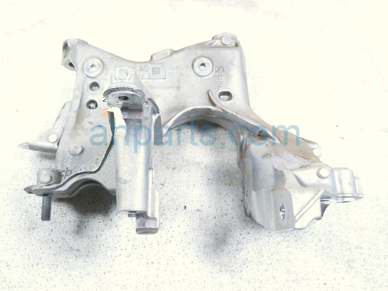 Audi RH ENGINE MOUNT BRACKET - 2.0L AWD