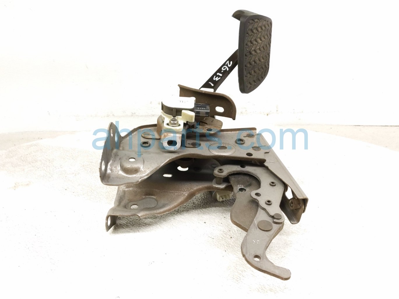 2023 Toyota Sienna Brake Pedal Assy 2.5l Hybrid 4712152010 Replacement 2023 Toyota Sienna Brake Pedal Assy 2.5l Hybrid 4712152010 Replacement thumbnail