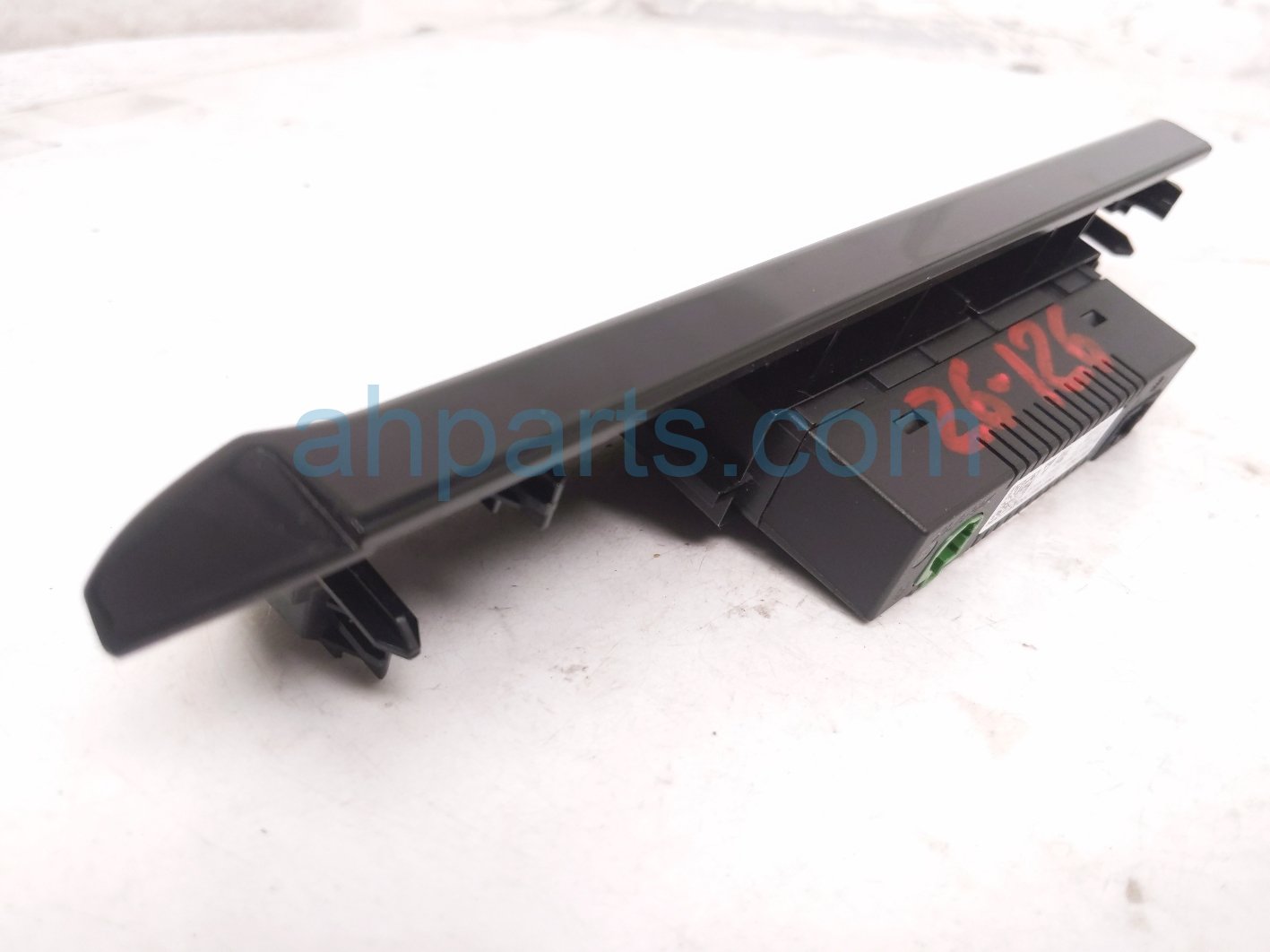 2023 Volkswagen Golf Gti Dual Usb c Port Assy 5NA 035 700 Replacement 2023 Volkswagen Golf Gti Dual Usb c Port Assy 5NA 035 700 Replacement thumbnail