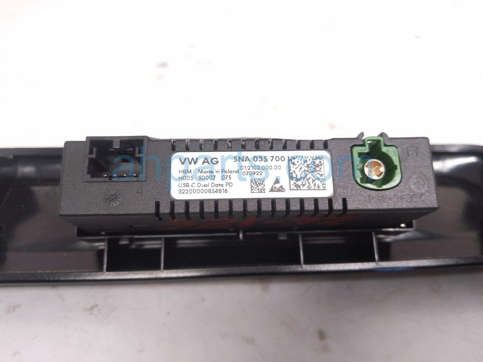 2023 Volkswagen Golf Gti Dual Usb c Port Assy 5NA 035 700 Replacement 2023 Volkswagen Golf Gti Dual Usb c Port Assy 5NA 035 700 Replacement thumbnail