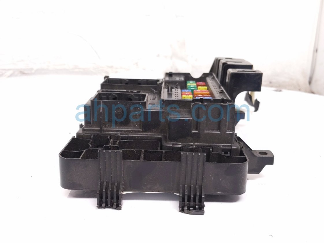 2024 Ford Mustang Body Control Module Front Passenger PR3T 15604 KAAG Replacement 2024 Ford Mustang Body Control Module Front Passenger PR3T 15604 KAAG Replacement thumbnail
