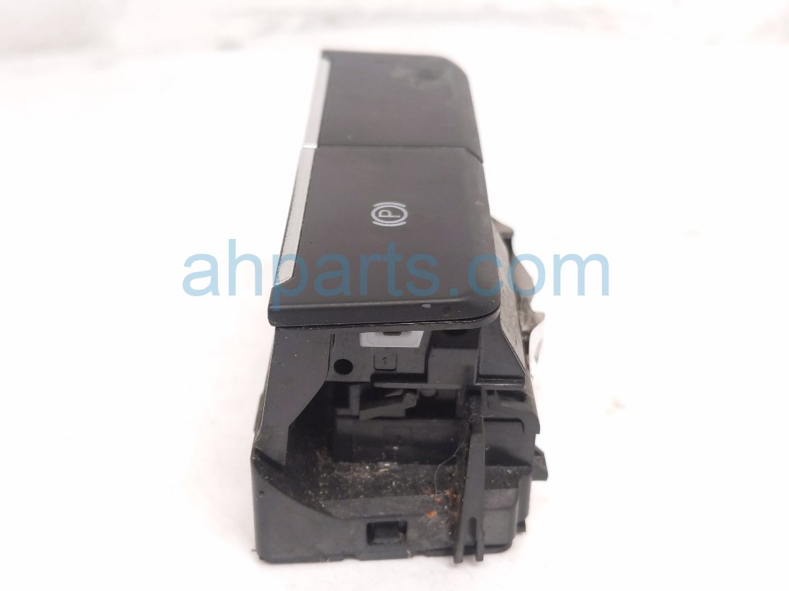 2023 Volkswagen Golf Gti Electronic Parking Brake Switch 5H0 927 225 C UYN Replacement 2023 Volkswagen Golf Gti Electronic Parking Brake Switch 5H0 927 225 C UYN Replacement thumbnail