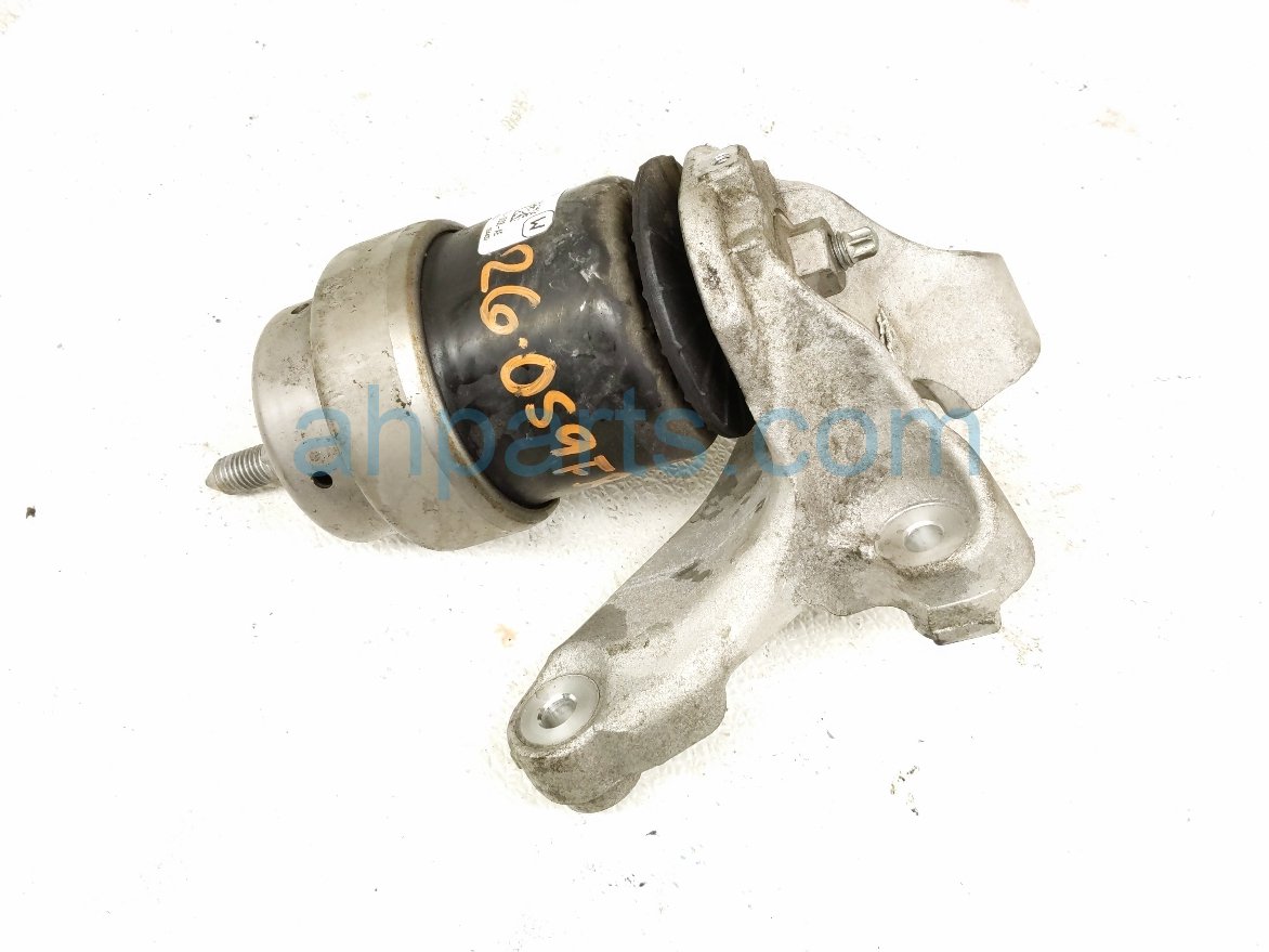 Ford FR/RH ENGINE MOUNT BRKT - 2.3L 4X2