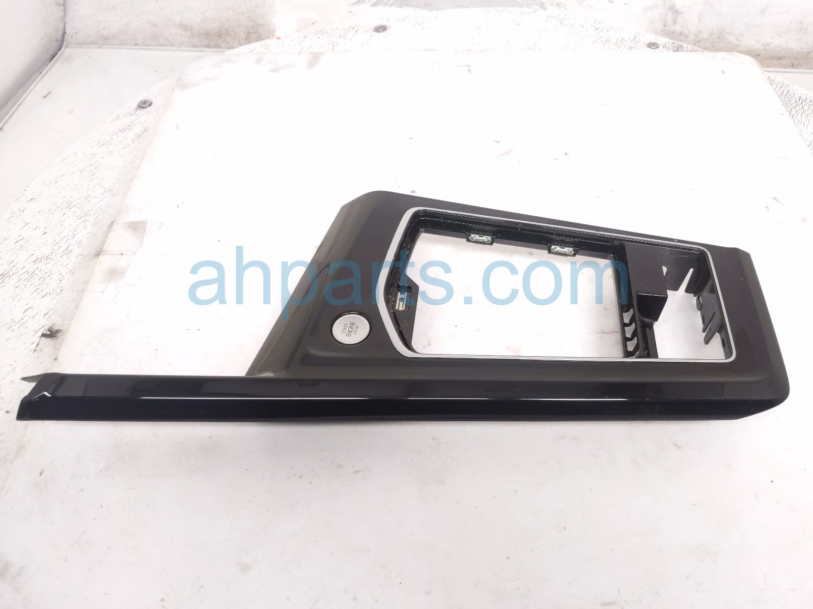 Volkswagen CONSOLE SHIFTER SURROUND TRIM-BLK
