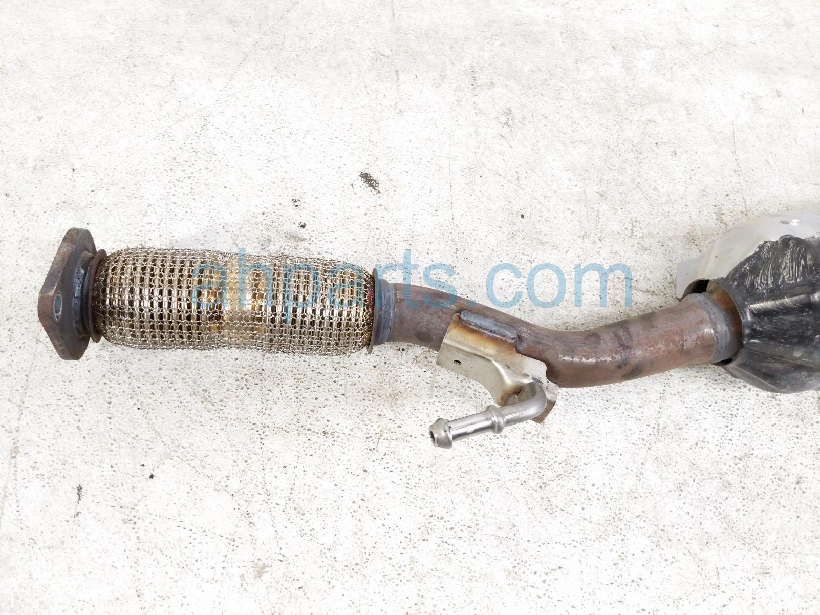 2025 Nissan Kicks Catalytic Front Exhaust Pipe W/conv 2.0 Awd 200A0 7LH0A Replacement 2025 Nissan Kicks Catalytic Front Exhaust Pipe W/conv 2.0 Awd 200A0 7LH0A Replacement thumbnail