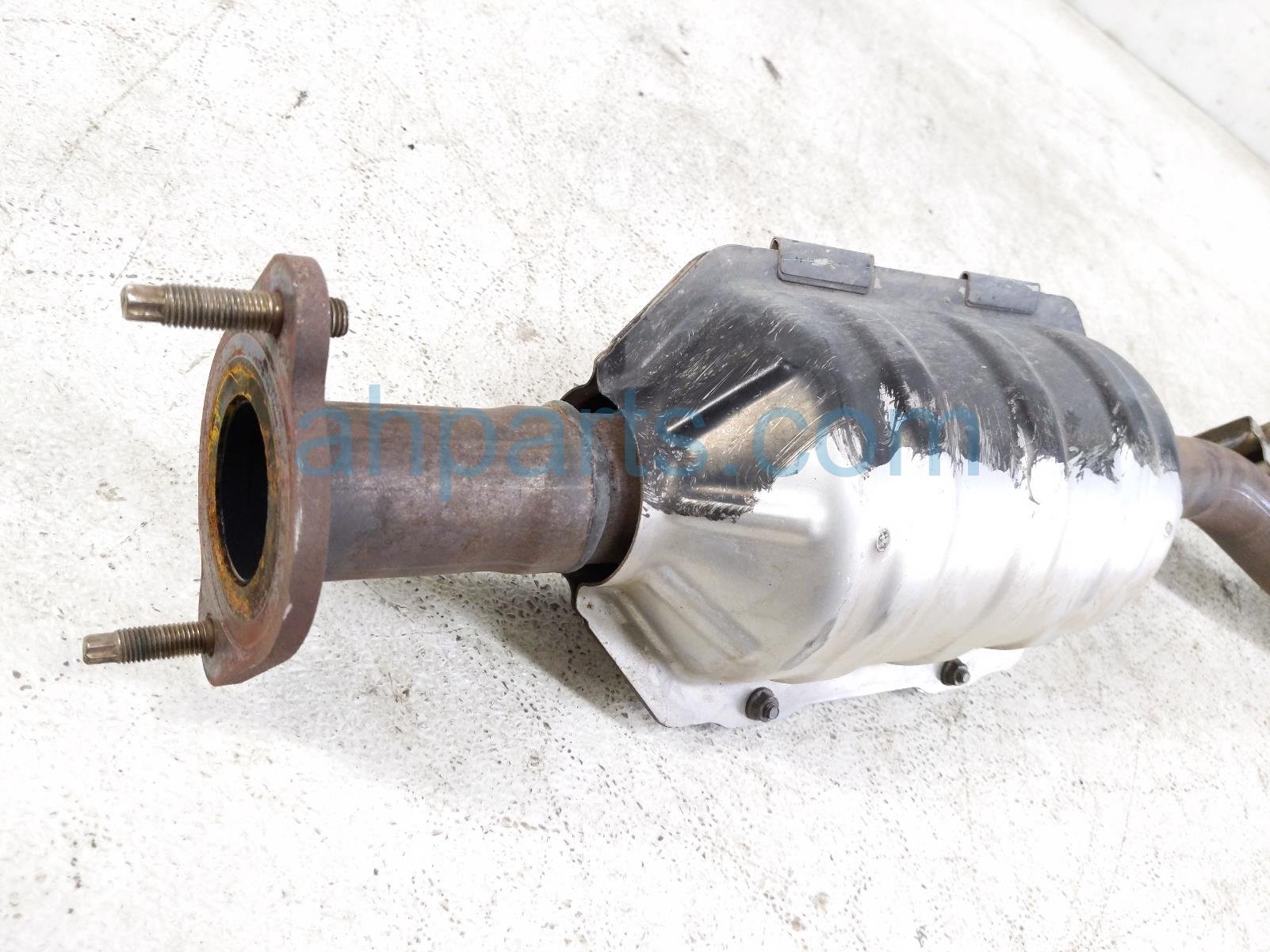 2025 Nissan Kicks Catalytic Front Exhaust Pipe W/conv 2.0 Awd 200A0 7LH0A Replacement 2025 Nissan Kicks Catalytic Front Exhaust Pipe W/conv 2.0 Awd 200A0 7LH0A Replacement thumbnail
