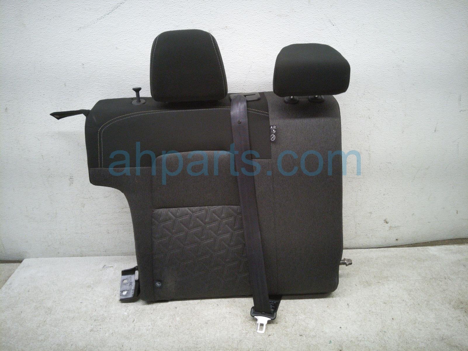 Nissan RR/RH SEAT BACK W/HR BELT - BLACK Nissan RR/RH SEAT BACK W/HR BELT - BLACK