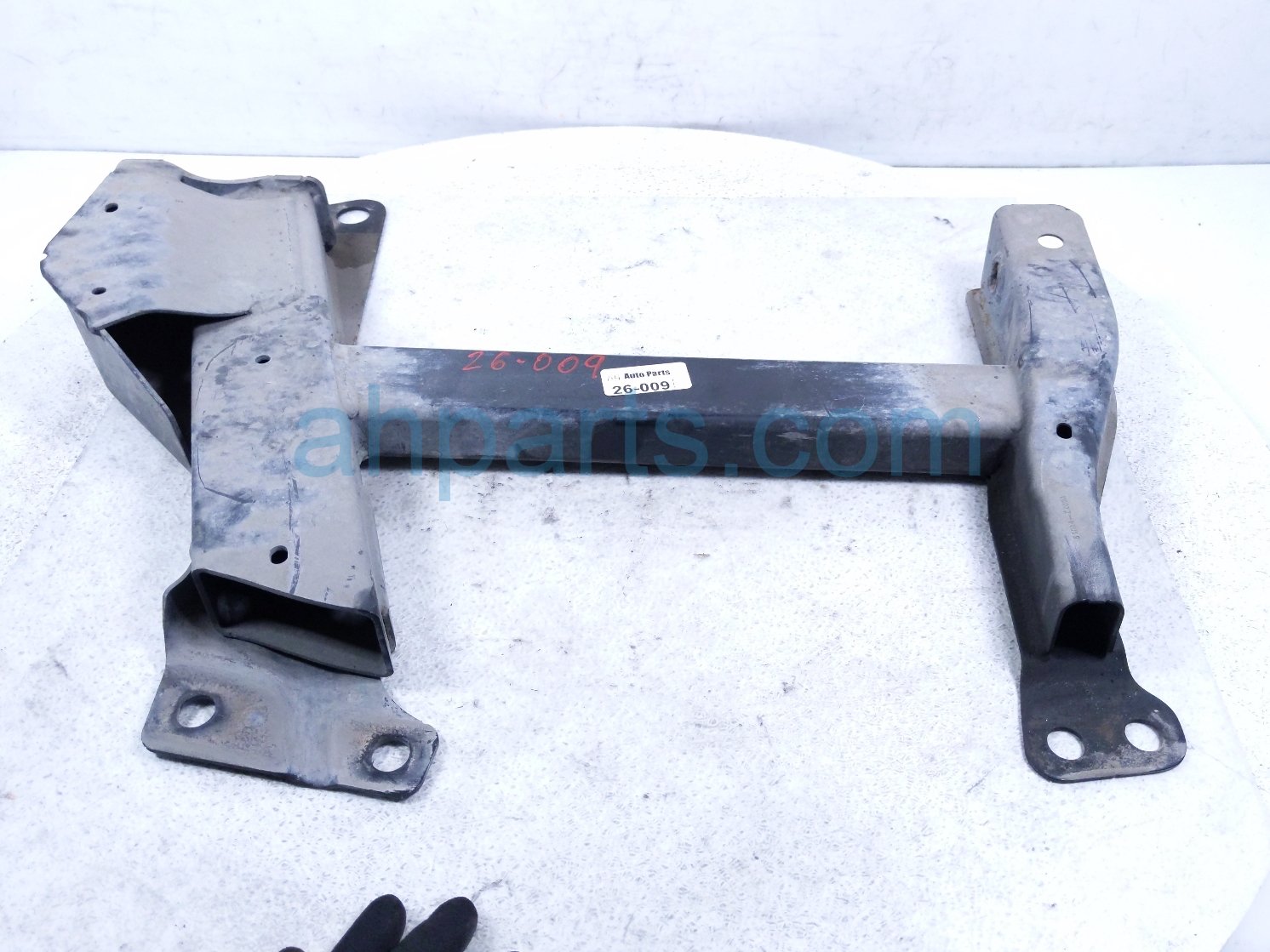 $100 Nissan UNDER ENGINE 