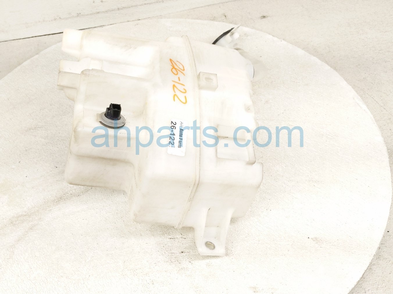 Toyota WINDSHIELD WASHER RESERVOIR W/PUMP