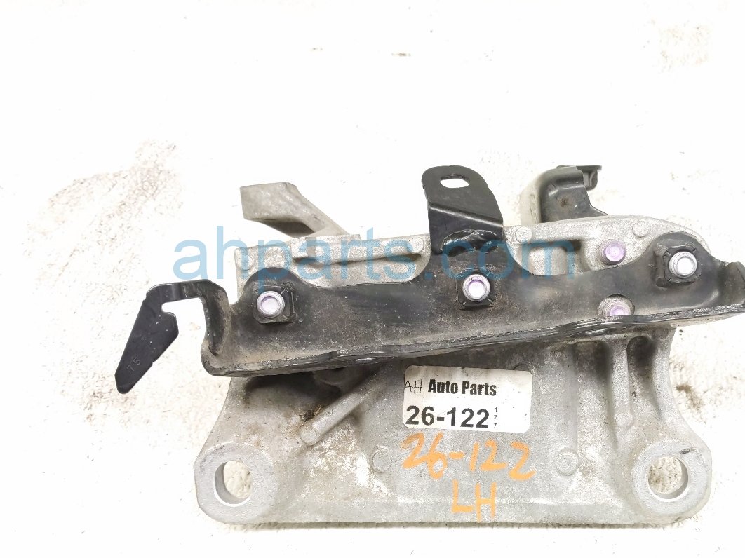 $30 Toyota LH ENGINE MOUNT BRACKET - 2.5L FWD $30 Toyota LH ENGINE MOUNT BRACKET - 2.5L FWD