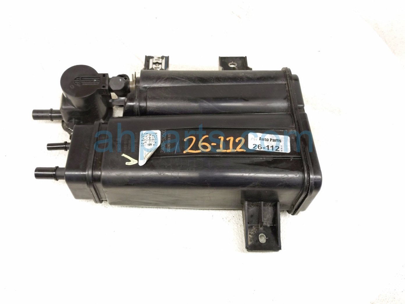 Kia FUEL VAPOR CHARCOAL CANISTER - 3.8L