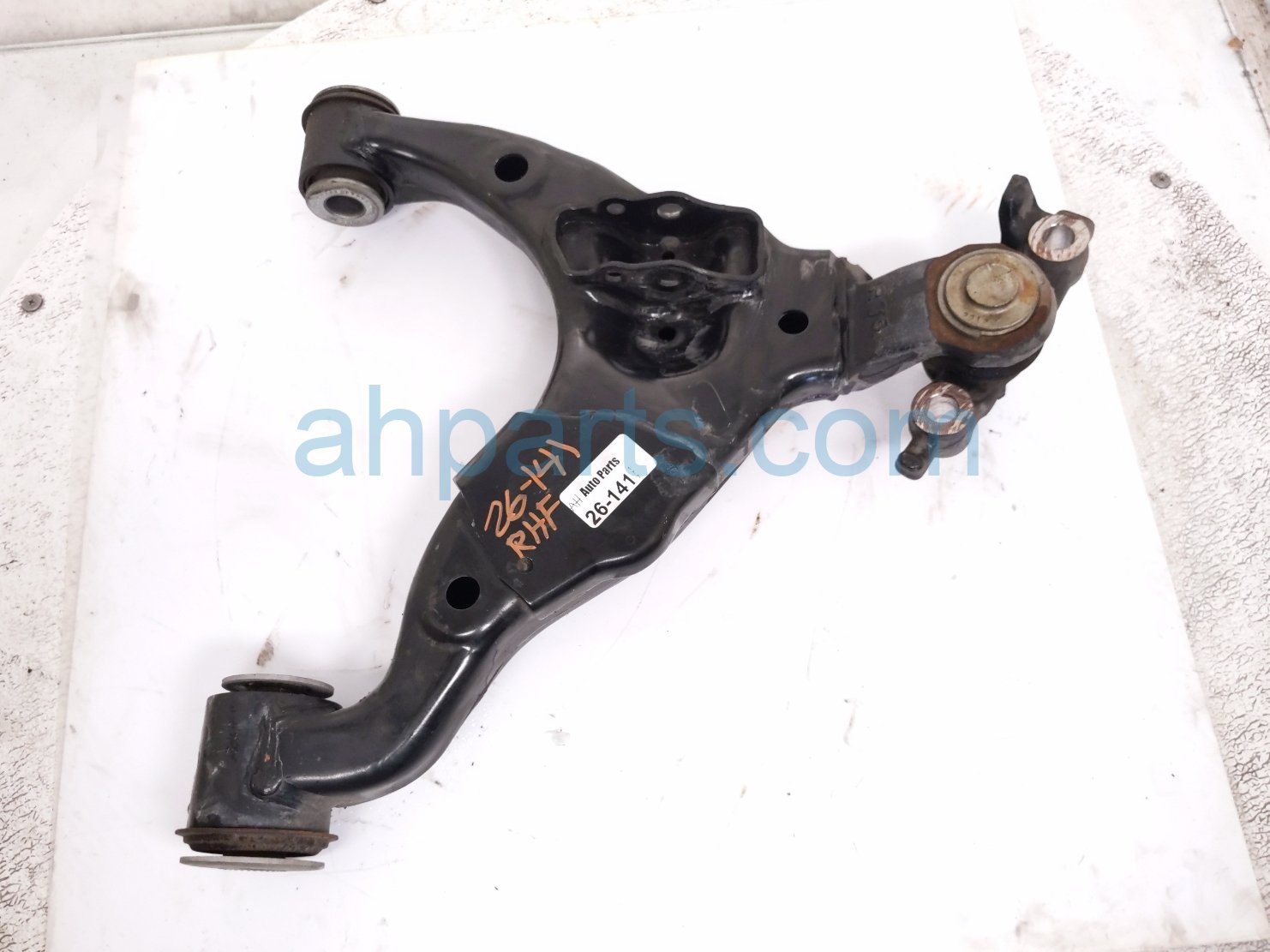 Toyota FR/RH LOWER CONTROL ARM